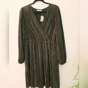 **Sold**NWT, Ricki's Dark Sparkling Green Dress, Size L